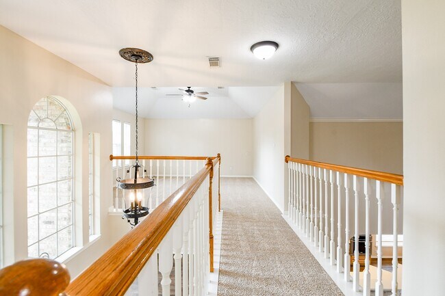 Building Photo - 241 Blue Hill Dr