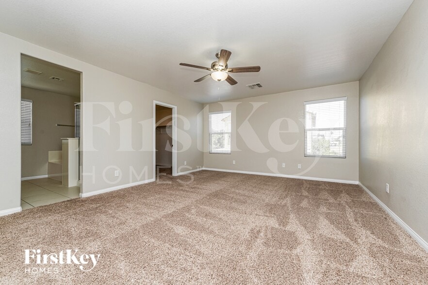Building Photo - 5605 N Balsam St