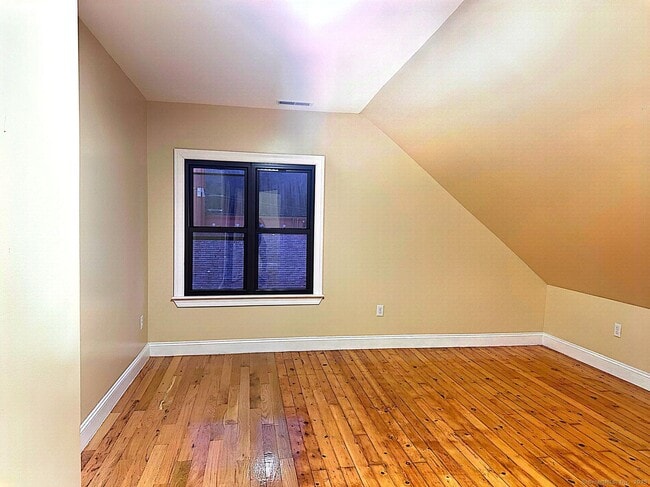 Building Photo - 376 N Main St