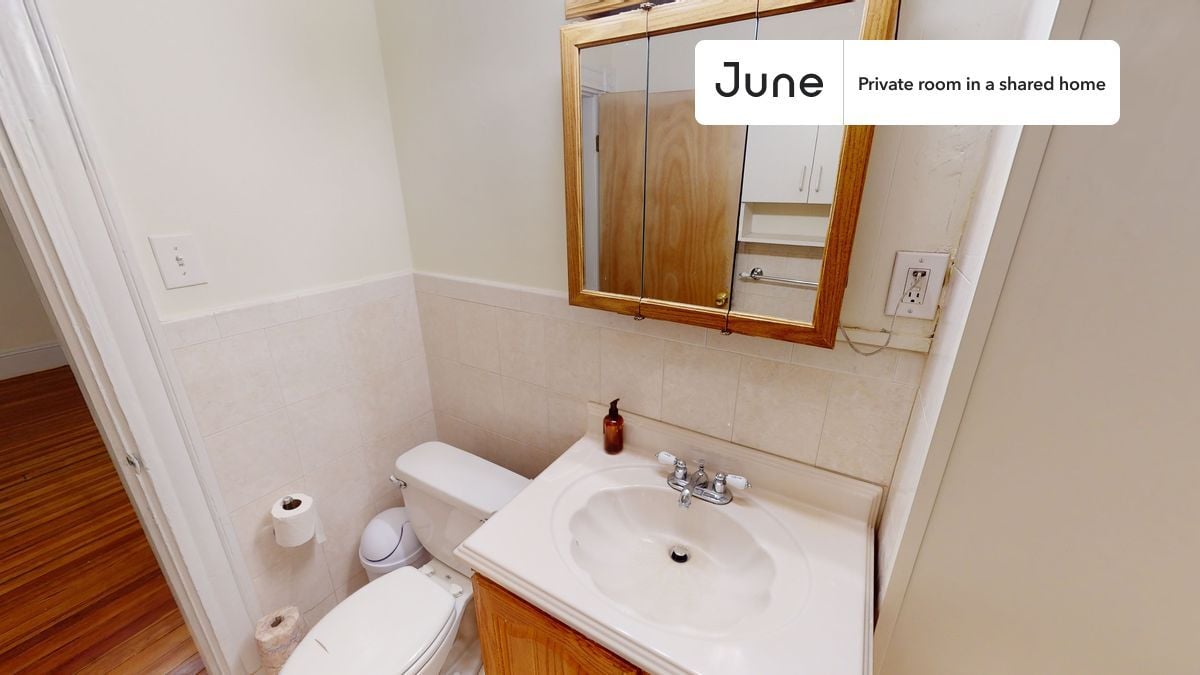 Building Photo - Room in Shared 4 bed/1 bath home in Somerville