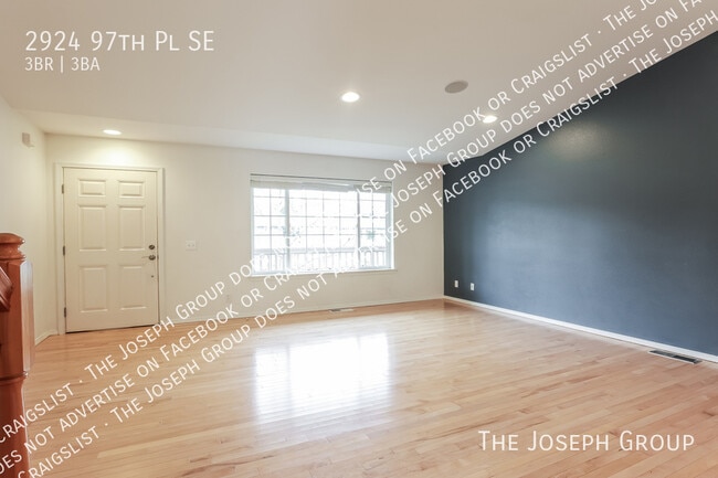 Building Photo - 2924 97th Pl SE