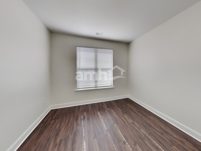 Building Photo - 1109 Abundance Dr