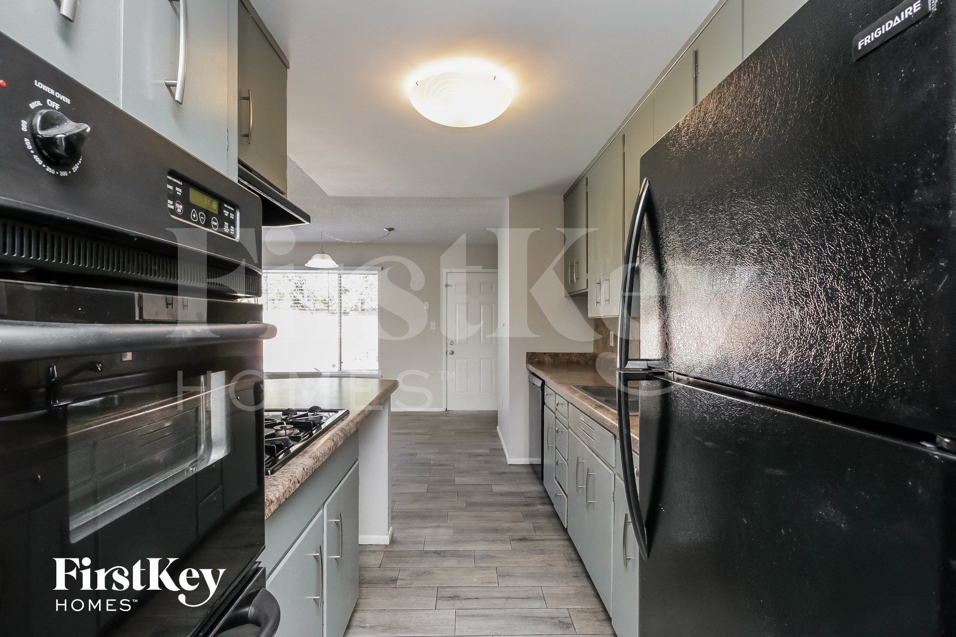 Building Photo - 2030 E Aspen Ave