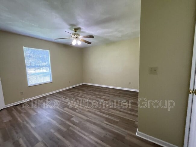 Building Photo - 504 Draco Dr