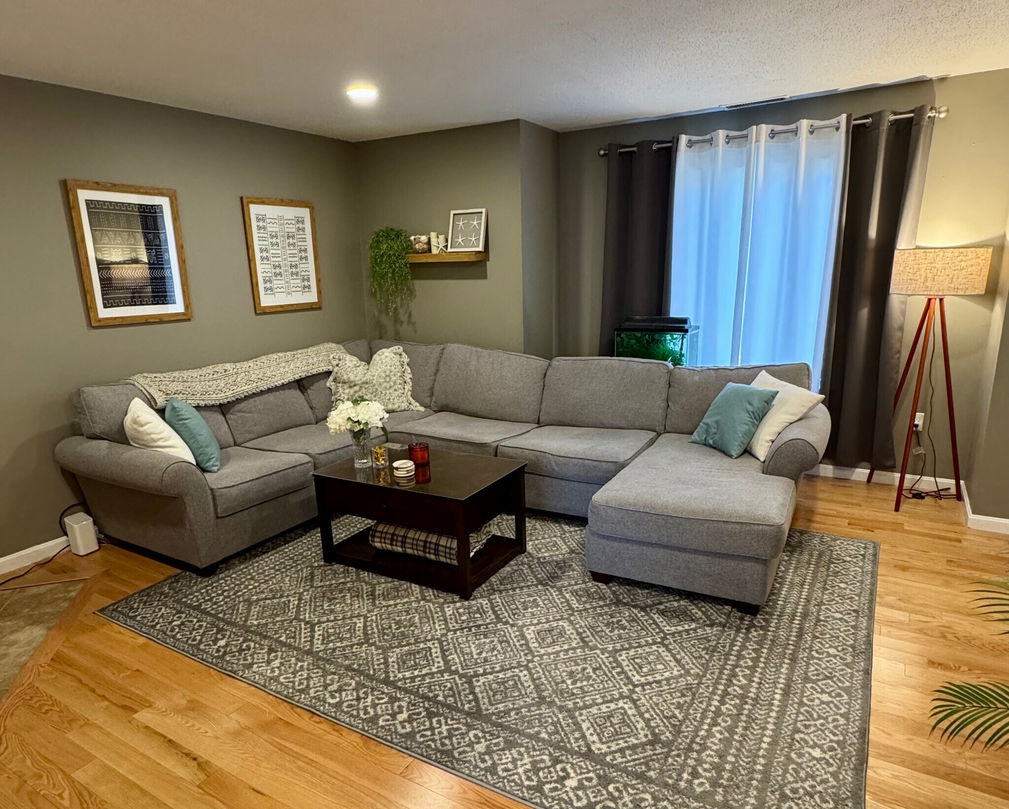 Building Photo - 275 Donohue Rd