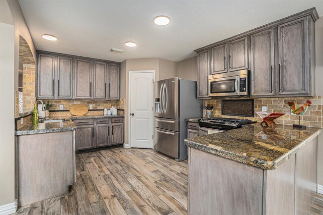 Building Photo - 9338 Stoneridge Canyon Ln