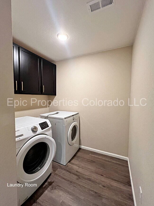 Building Photo - Available June 5, 2026! Gorgeous Aurora Highlands 3+ Bed/3Ba house!!