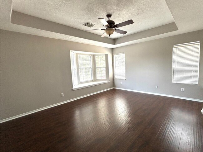 Building Photo - 18562 Carousel Creek Ct
