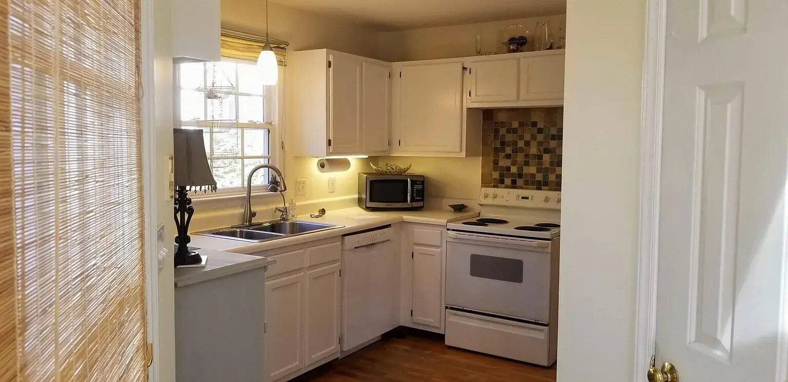 Building Photo - 7 Steeple Chase Ct