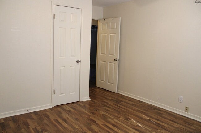 Building Photo - 1610 Christine Rd