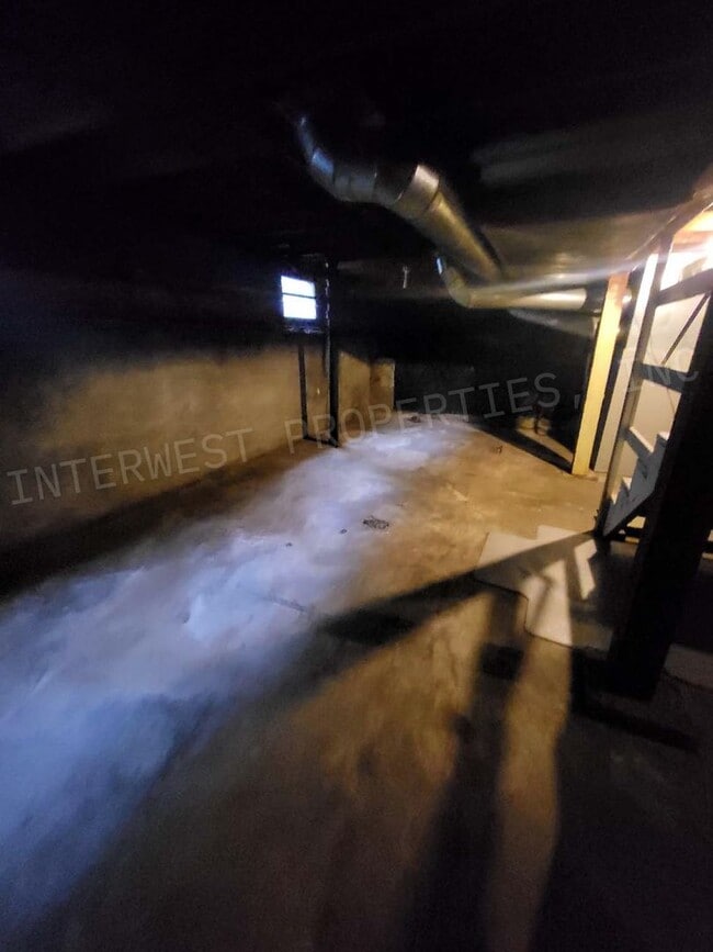Building Photo - *1/2 OFF 1ST MONTH'S RENT PROMO* 2 Bedroom...