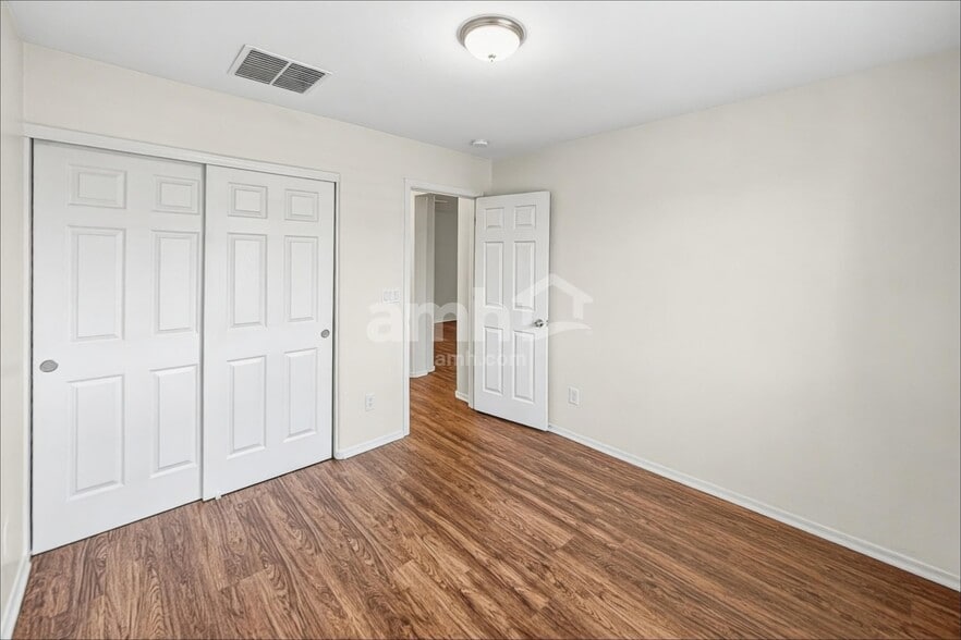 Building Photo - 902 E Autumn Harvest Pl