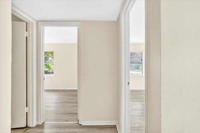 Building Photo - 2-Bedroom Apartment in Convenient Savannah Location