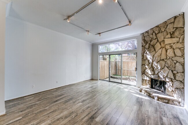 Building Photo - 2815 Welborn St