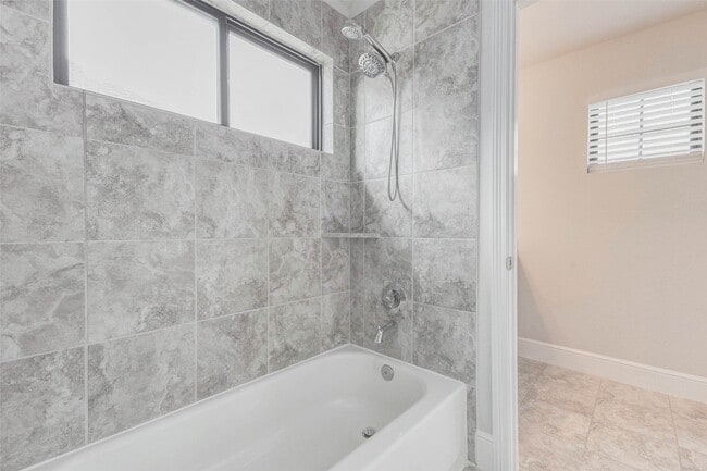 Building Photo - 30627 S Creek Way