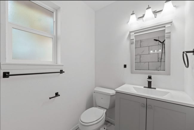 Building Photo - BEAUTIFUL HOME IN HOUSTON. MOVE IN READY!.