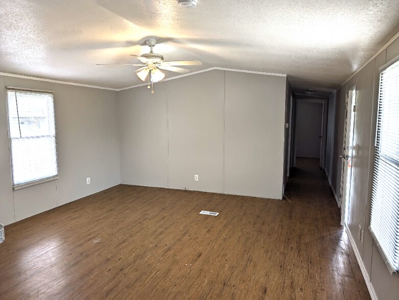 Building Photo - 13314 Pecan Tree Dr