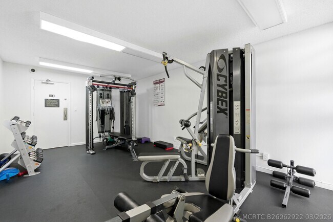 Building Photo - 1361 S Ocean Blvd