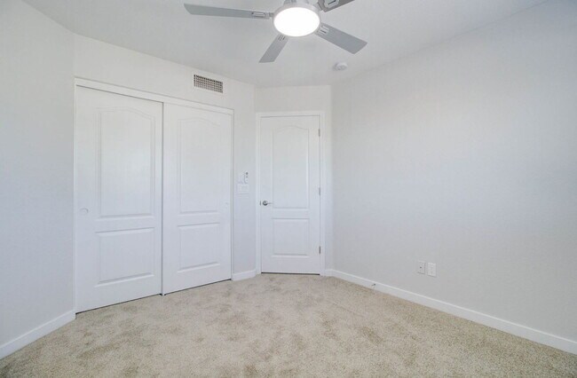 Building Photo - 16745 W Fillmore St