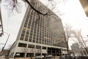 Building Photo - 4343 N Clarendon Ave