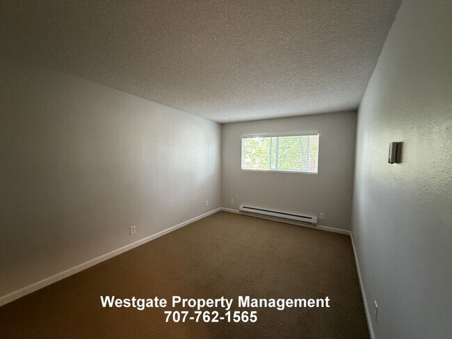 Building Photo - 714 I St