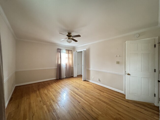 Building Photo - 1032 Belmorrow Dr