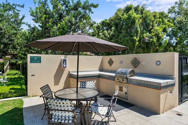 Building Photo - 37 Stepping Stone