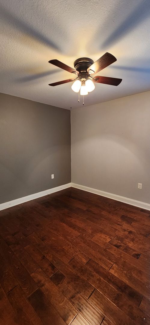 Building Photo - Location, Location, Location. 3 bedroom / 2 bath *Unfurnished* Available for 12 month lease