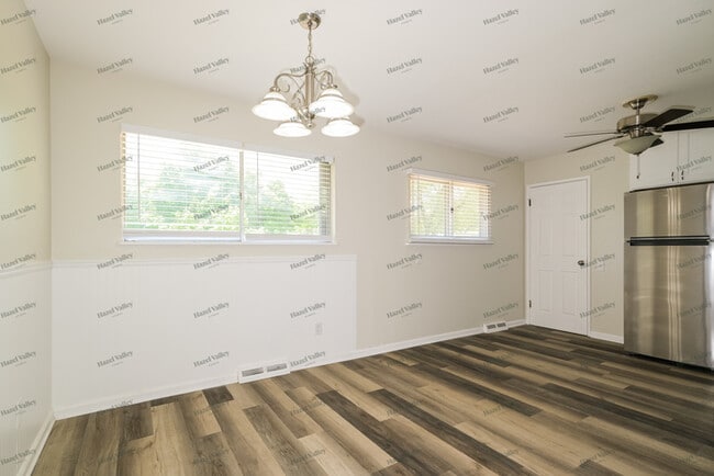 Building Photo - 2370 Mockingbird Ln