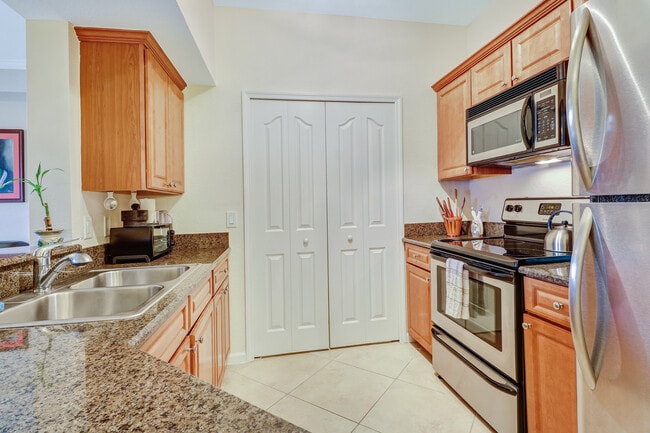 Building Photo - 12955 Positano Cir