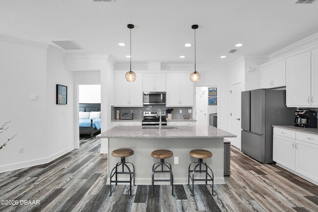 Building Photo - 402 Parrot Ln