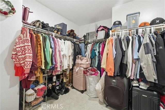 Building Photo - 155 Spectacle