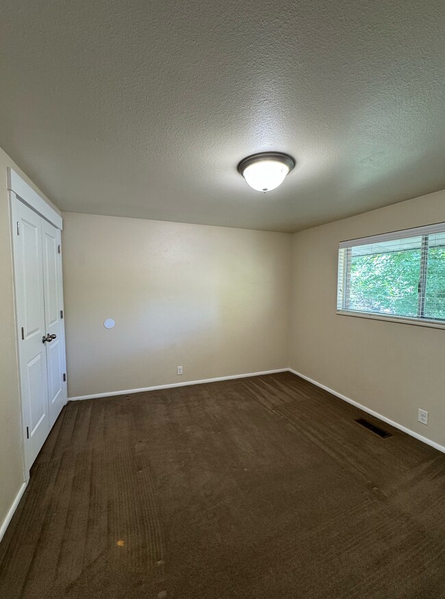 Building Photo - South 520 Fourplex
