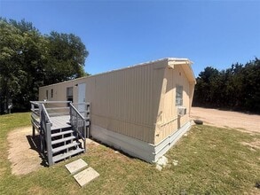 Building Photo - 541 Simmons Dr