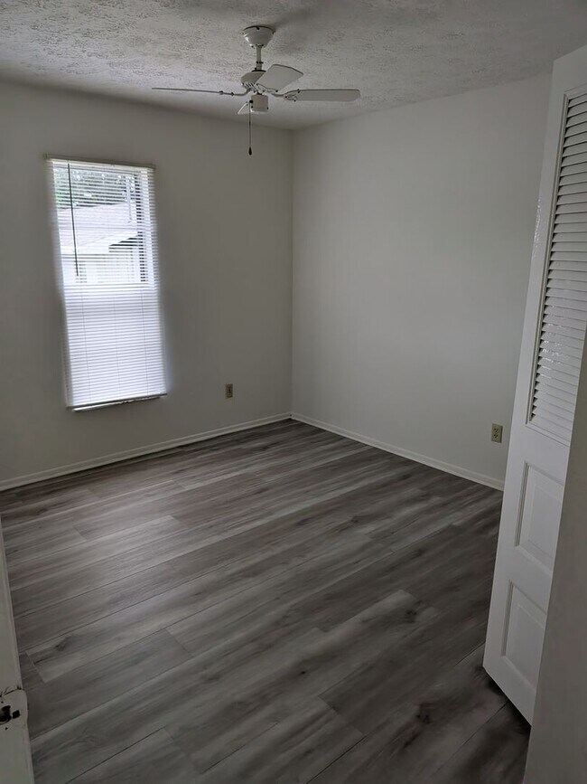 Building Photo - 1 bed/1 bath $1000/month in Dade City!