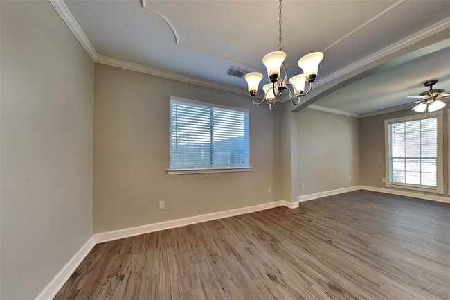 Building Photo - 29439 Fox River Dr