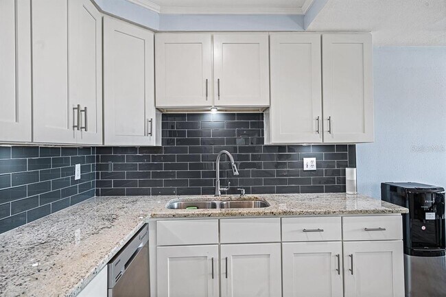 Building Photo - 2401 Bayshore Blvd