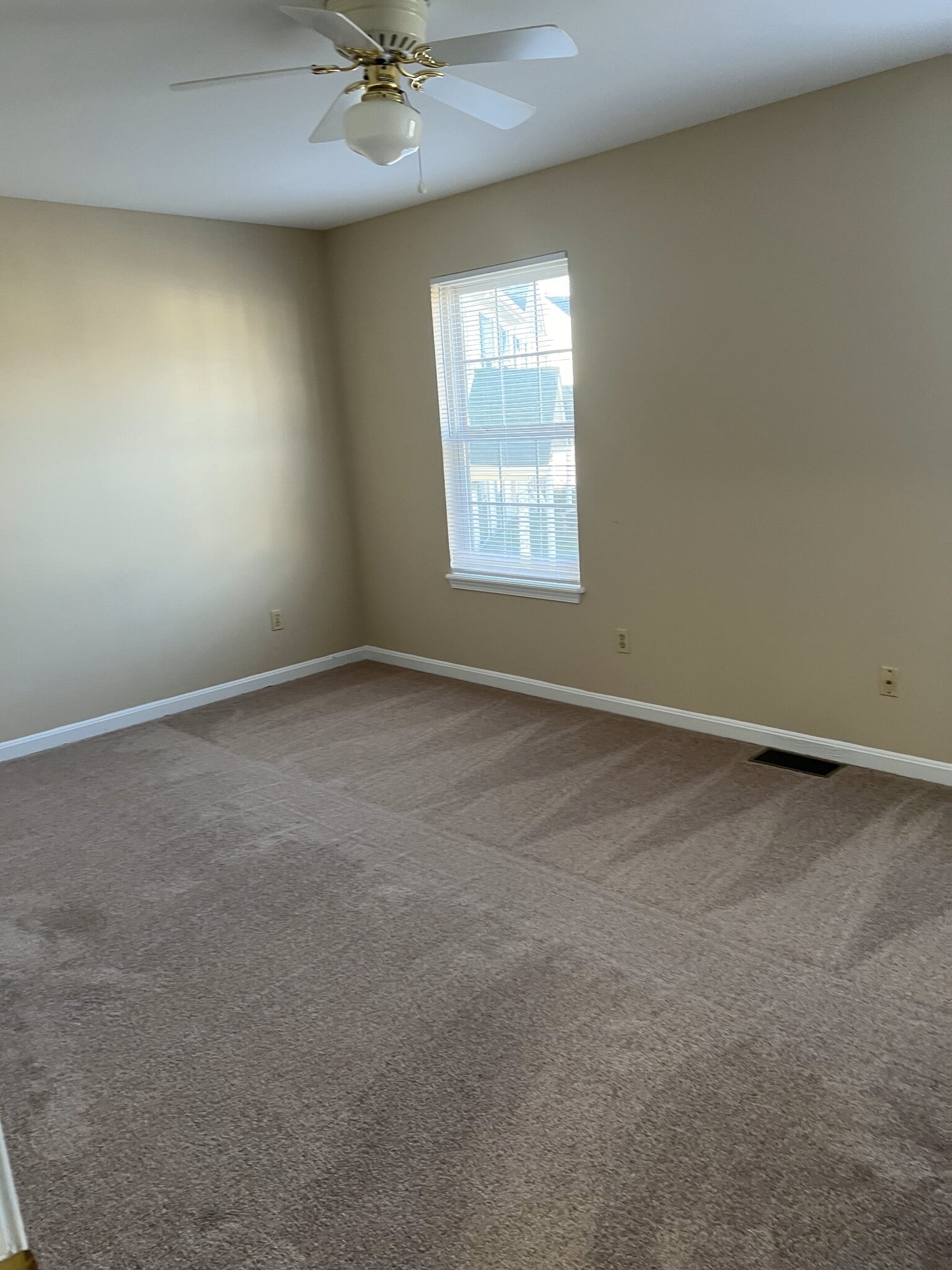 Building Photo - 2057 Leland Dr