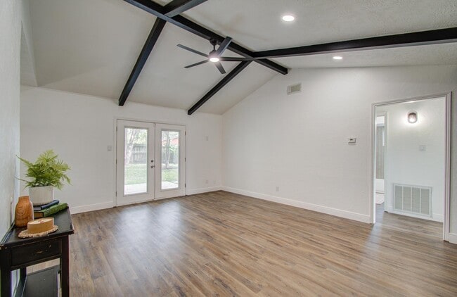 Building Photo - 9923 Antrim Ln