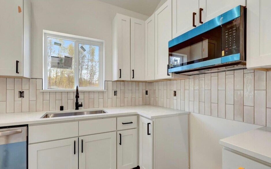 Building Photo - 2631 N Prospect Dr