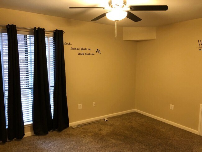 Building Photo - 3204 Spartan Rd