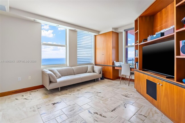 Building Photo - 2110 N Ocean Blvd