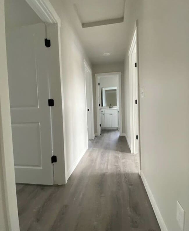 Building Photo - Modern 3-Bedroom Home Backing to Greenbelt in Meridian!