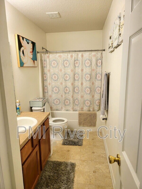 Building Photo - 2132 Sotterley Ln