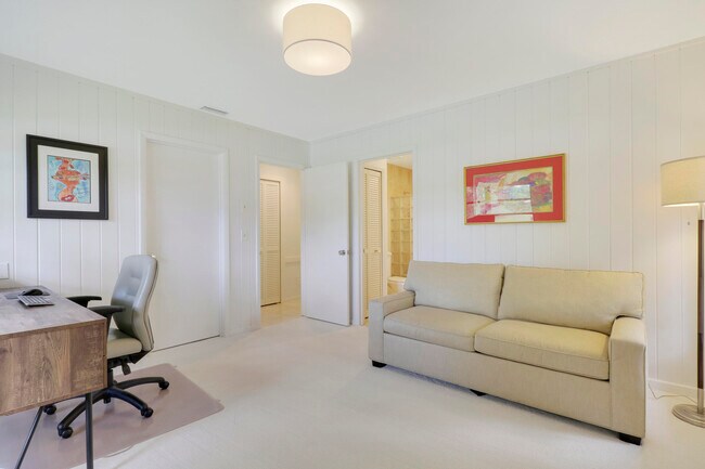 Building Photo - 5740 SE Winged Foot Dr