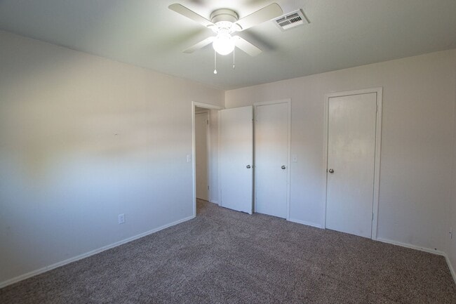 Building Photo - 224 S Bouziden Dr
