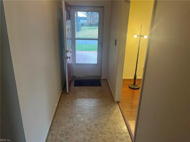 Building Photo - 73 73rd St