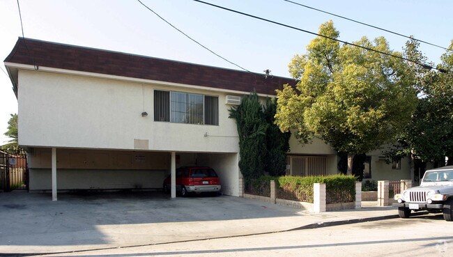 Building Photo - 5555 Klump Ave