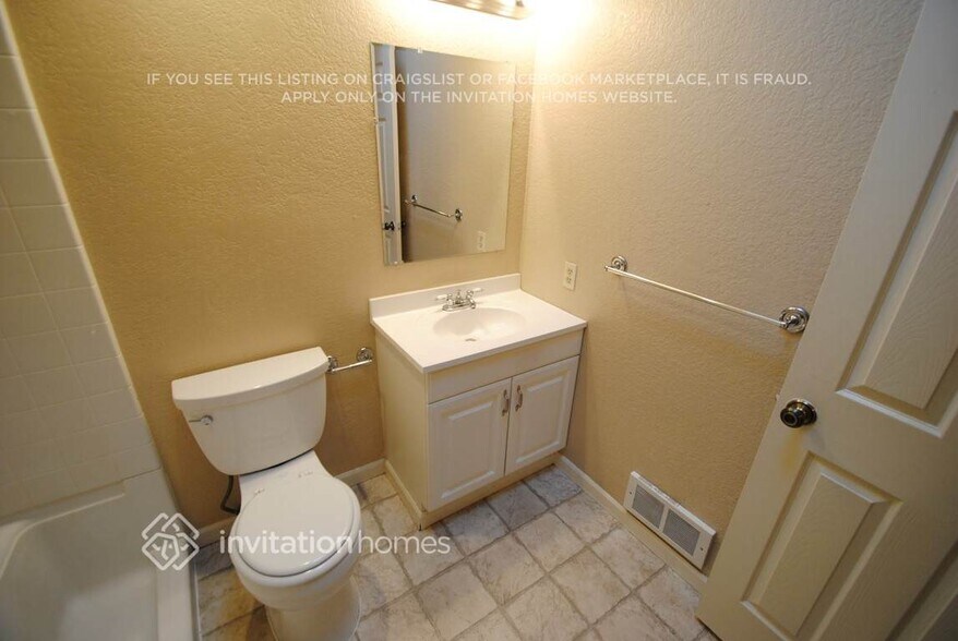 Building Photo - 9617 66th Dr NE