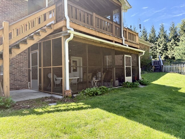 Building Photo - 5 Shadow Valley Dr